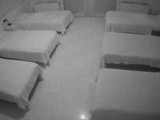 voyeurcam-julmodels-bed-6