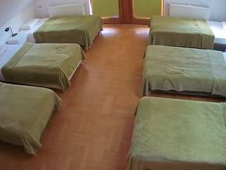 voyeurcam-julmodels-bed-6