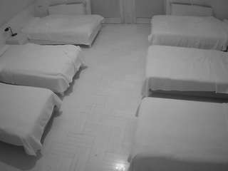 voyeurcam-julmodels-bed-6