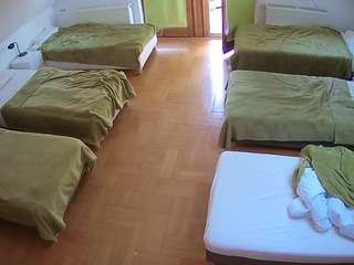 voyeurcam-julmodels-bed-6