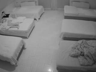 voyeurcam-julmodels-bed-6 camsoda