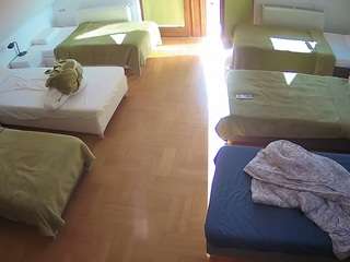 voyeurcam-julmodels-bed-6 camsoda