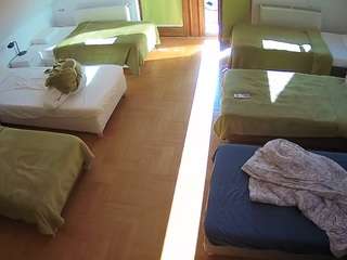 voyeurcam-julmodels-bed-6 camsoda