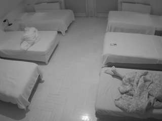 voyeurcam-julmodels-bed-6 camsoda