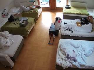 voyeurcam-julmodels-bed-6 camsoda
