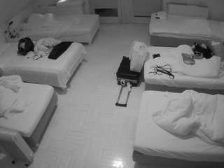 voyeurcam-julmodels-bed-6
