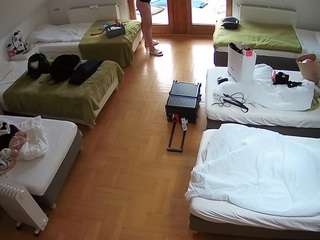 voyeurcam-julmodels-bed-6 camsoda