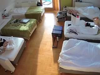 voyeurcam-julmodels-bed-6