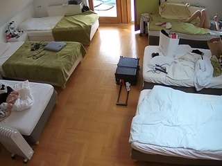voyeurcam-julmodels-bed-6 camsoda