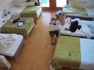 voyeurcam-julmodels-bed-6 camsoda