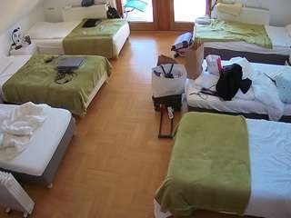 voyeurcam-julmodels-bed-6 camsoda