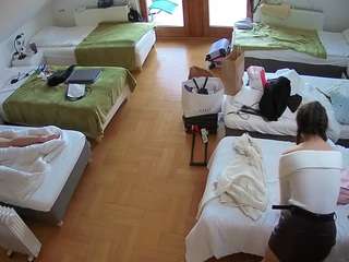 voyeurcam-julmodels-bed-6 camsoda
