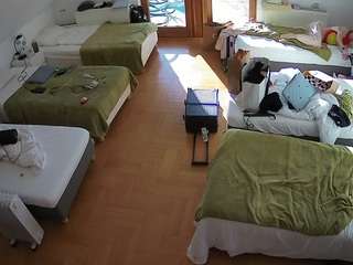 voyeurcam-julmodels-bed-6 camsoda