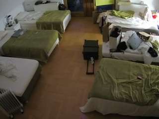 voyeurcam-julmodels-bed-6 camsoda