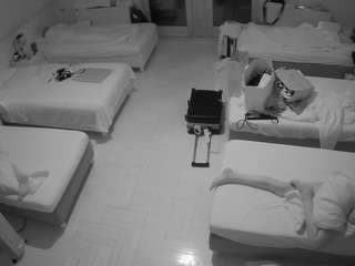 voyeurcam-julmodels-bed-6 camsoda