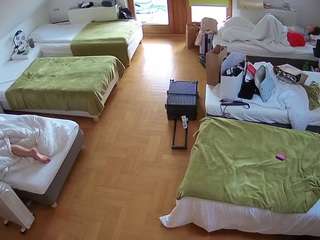 voyeurcam-julmodels-bed-6 webcam model