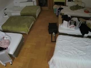 voyeurcam-julmodels-bed-6 webcam model