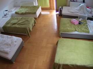 voyeurcam-julmodels-bed-6 Live Webcam on CamSoda