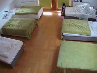 voyeurcam-julmodels-bed-6