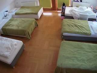 voyeurcam-julmodels-bed-6