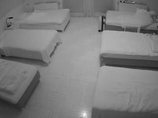 voyeurcam-julmodels-bed-6 camsoda