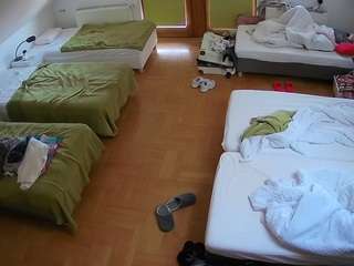 voyeurcam-julmodels-bed-6
