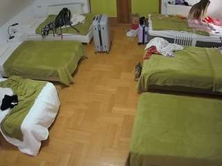 voyeurcam-julmodels-bed-6 camsoda