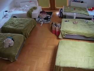 voyeurcam-julmodels-bed-6