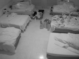 voyeurcam-julmodels-bed-6