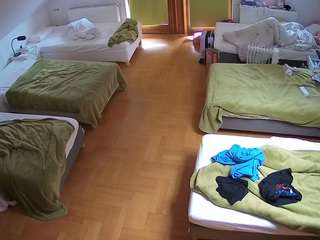 voyeurcam-julmodels-bed-6