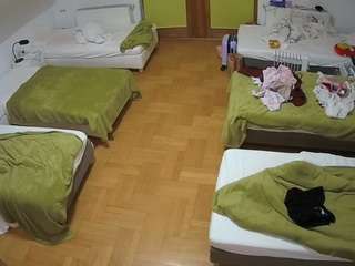 voyeurcam-julmodels-bed-6