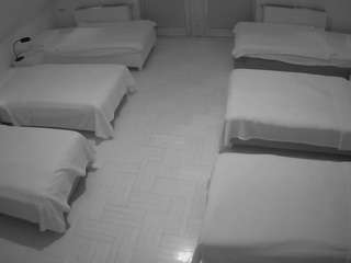 voyeurcam-julmodels-bed-6
