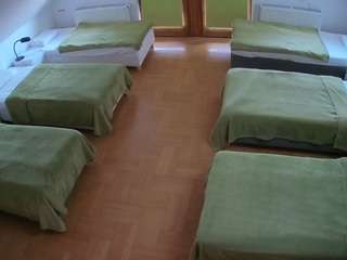 voyeurcam-julmodels-bed-6