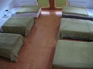 voyeurcam-julmodels-bed-6
