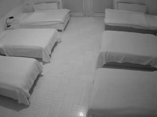voyeurcam-julmodels-bed-6