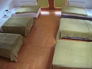 voyeurcam-julmodels-bed-6