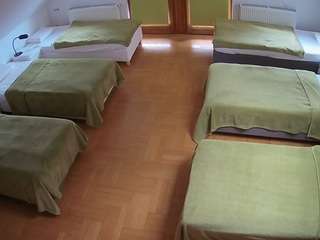 voyeurcam-julmodels-bed-6