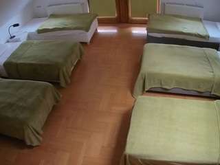 voyeurcam-julmodels-bed-6