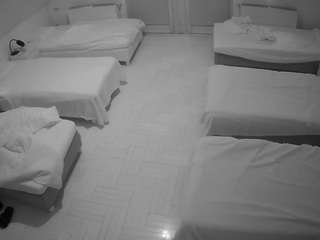 voyeurcam-julmodels-bed-6 webcam