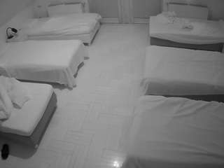 voyeurcam-julmodels-bed-6