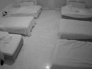 voyeurcam-julmodels-bed-6 webcam