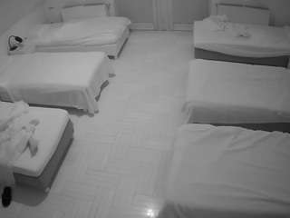 voyeurcam-julmodels-bed-6
