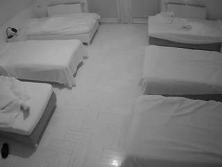 voyeurcam-julmodels-bed-6