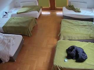 voyeurcam-julmodels-bed-6