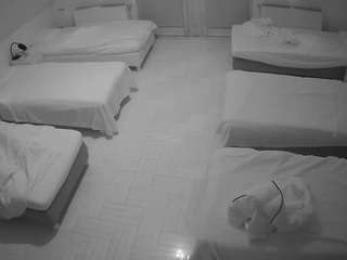 voyeurcam-julmodels-bed-6 webcam