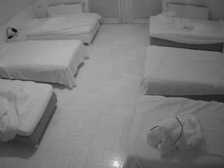 voyeurcam-julmodels-bed-6 webcam