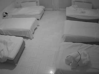 voyeurcam-julmodels-bed-6