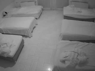 voyeurcam-julmodels-bed-6