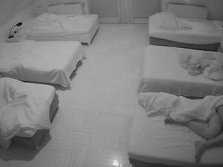 voyeurcam-julmodels-bed-6