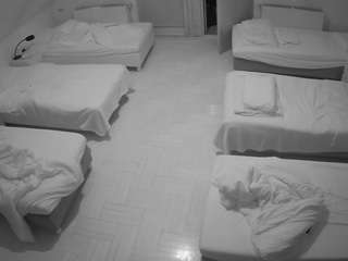 voyeurcam-julmodels-bed-6 webcam